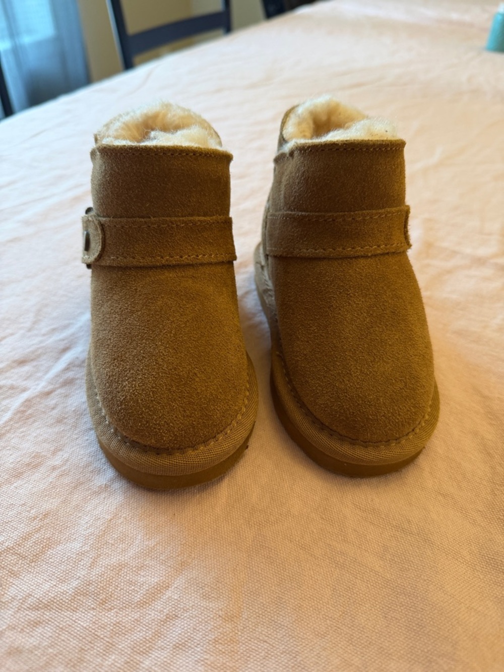 Toddler Bearpaw Suede Booties in Chestnut Tan sz 6